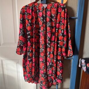 LuLaRoe Gray and Pink Floral Top